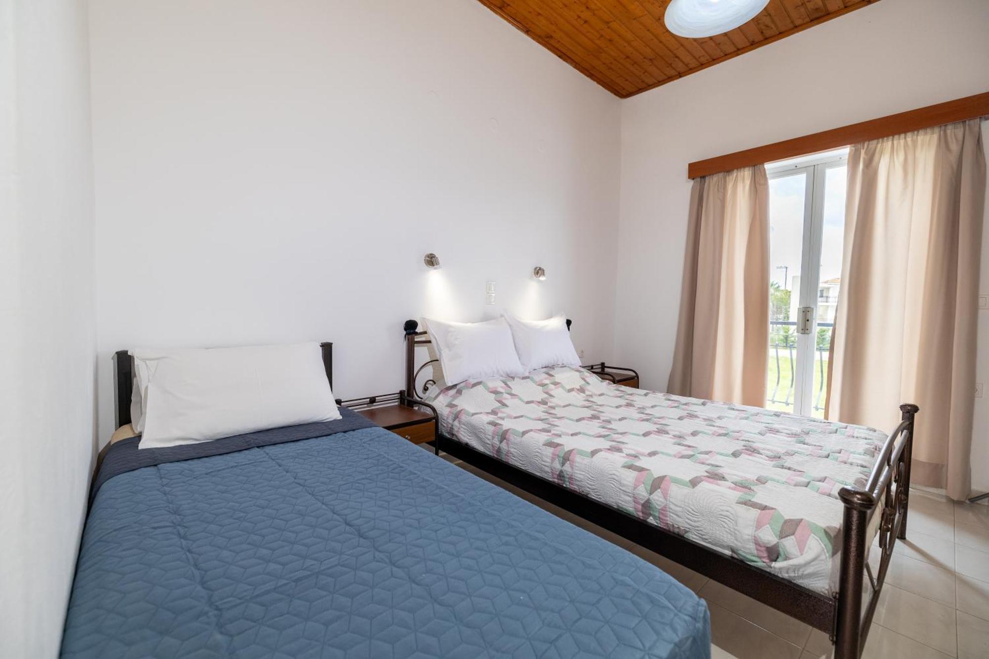 Valianos Studios Alykanas  Exteriör bild